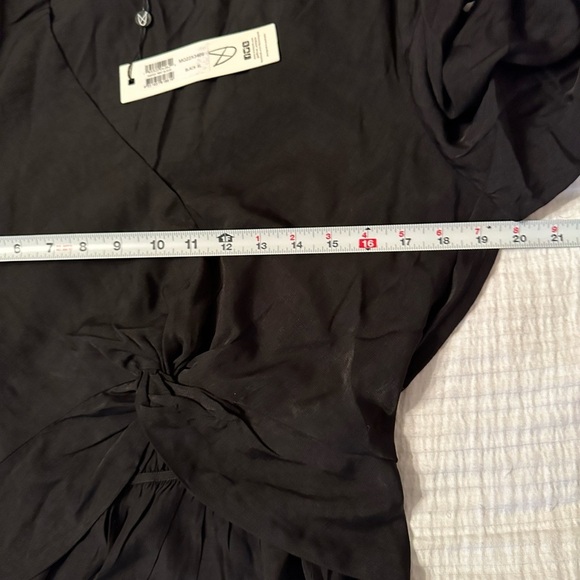 MinkPink Harper Twist Blouse - NWT - Size XL - Picture 10 of 11